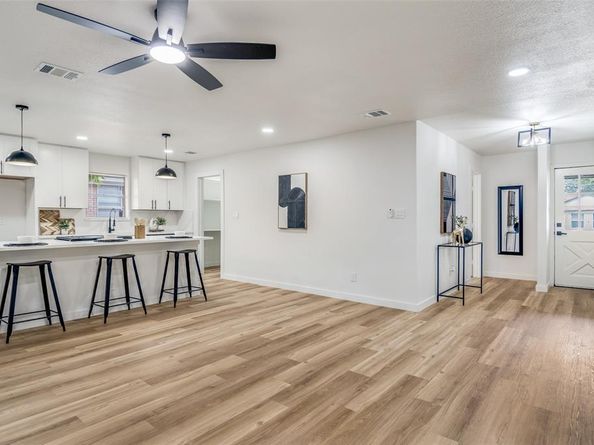 1318  Mayfield Avenue , Garland Texas 75041