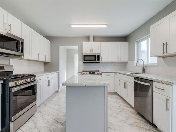 2010 S Houston School Road , Lancaster Texas 75146
