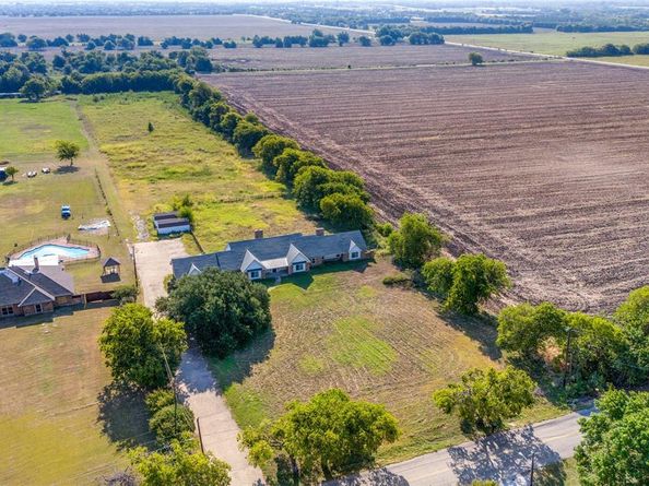 2010 S Houston School Road , Lancaster Texas 75146