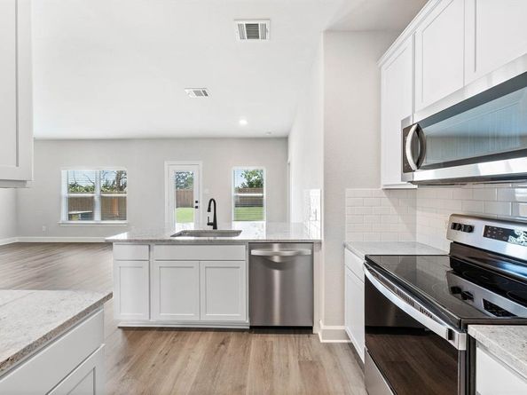1001  Cedar Street , Hutchins Texas 75141