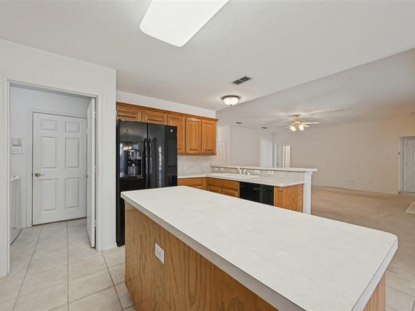 5614  Saddleback Road , Arlington Texas 76017