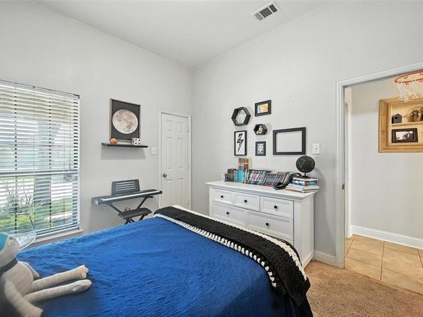 841  Branch Crossing , Lantana Texas 76226
