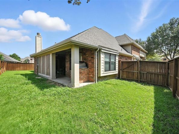 841  Branch Crossing , Lantana Texas 76226