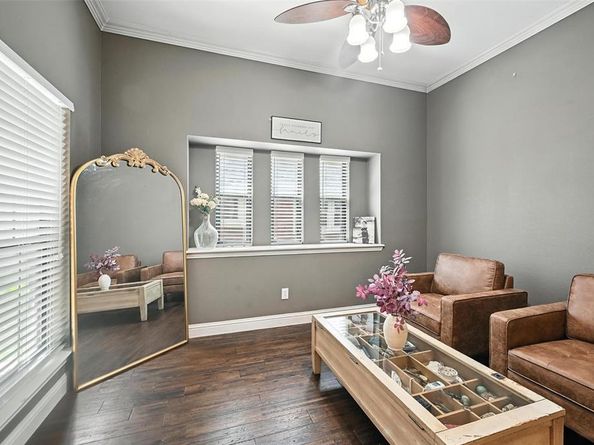 841  Branch Crossing , Lantana Texas 76226
