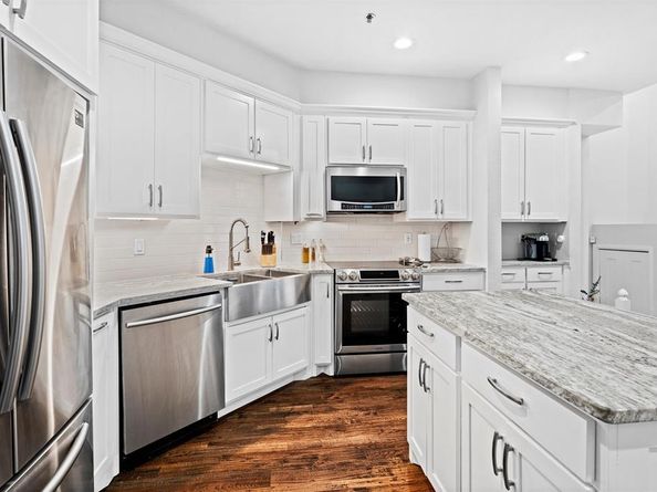 3235  Cole Avenue  305, Dallas Texas 75204