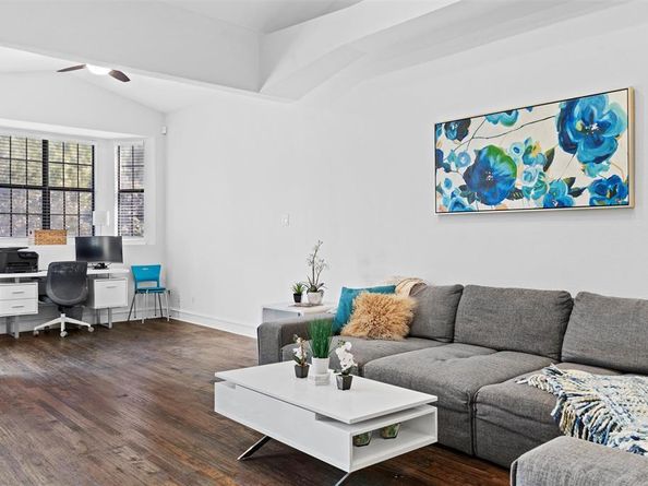 3235  Cole Avenue  305, Dallas Texas 75204