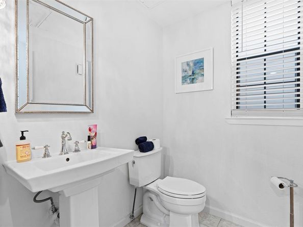 3235  Cole Avenue  305, Dallas Texas 75204