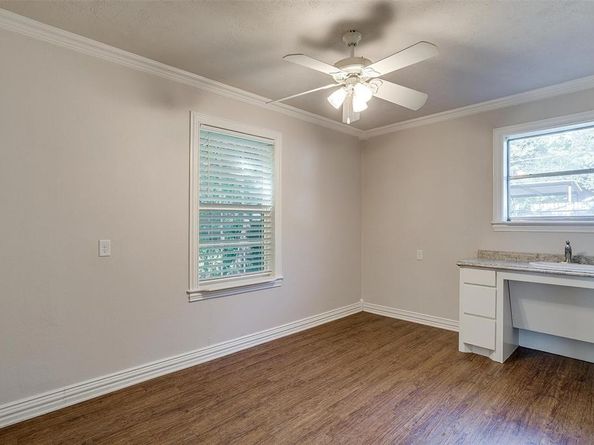2309  Honeysuckle Avenue , Fort Worth Texas 76111