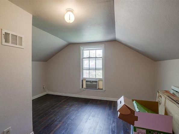 2309  Honeysuckle Avenue , Fort Worth Texas 76111