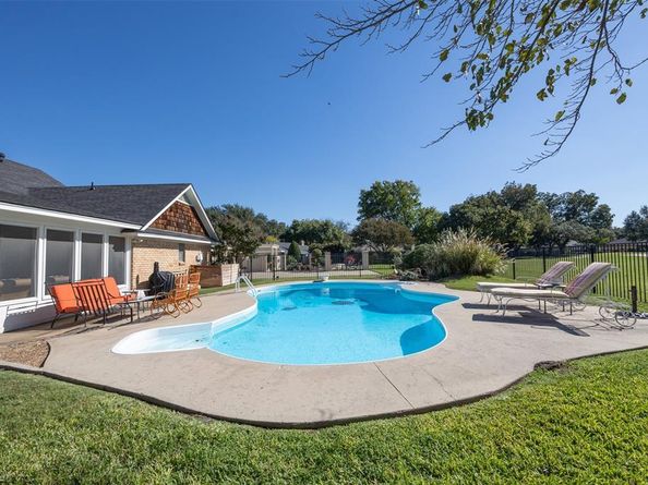 7117  Serrano Drive , Benbrook Texas 76126