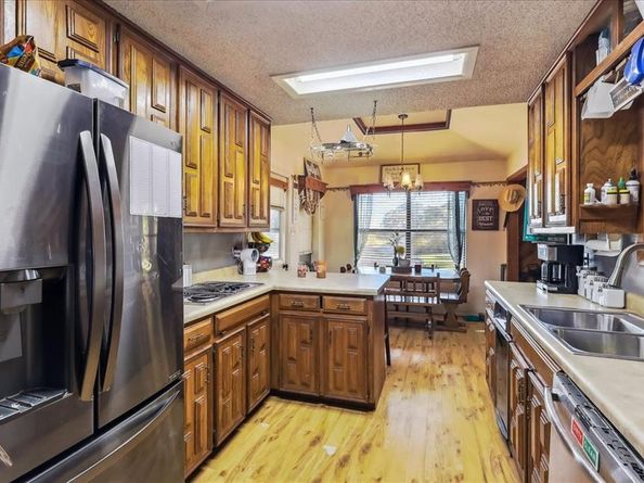 8123  Hilltop Road , Argyle Texas 76226