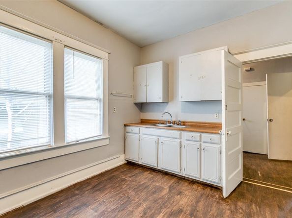 1117 and 1119 E 10th Street , Dallas Texas 75203