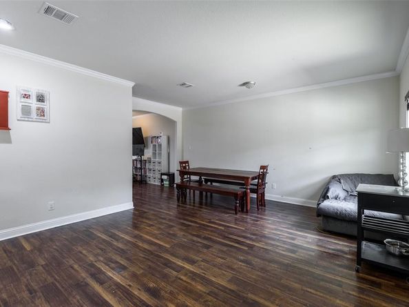 310 S Justin Avenue , Dallas Texas 75211
