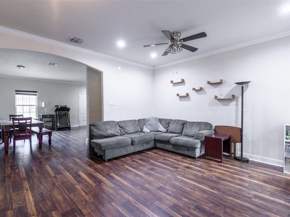 310 S Justin Avenue , Dallas Texas 75211