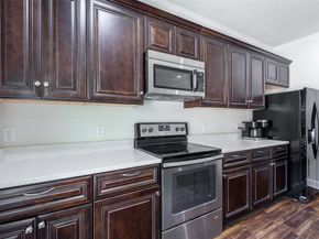 310 S Justin Avenue , Dallas Texas 75211