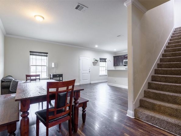 310 S Justin Avenue , Dallas Texas 75211