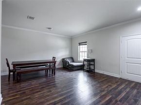 310 S Justin Avenue , Dallas Texas 75211