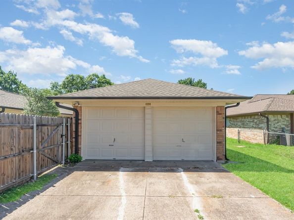 1809  Duke Drive , Richardson Texas 75081