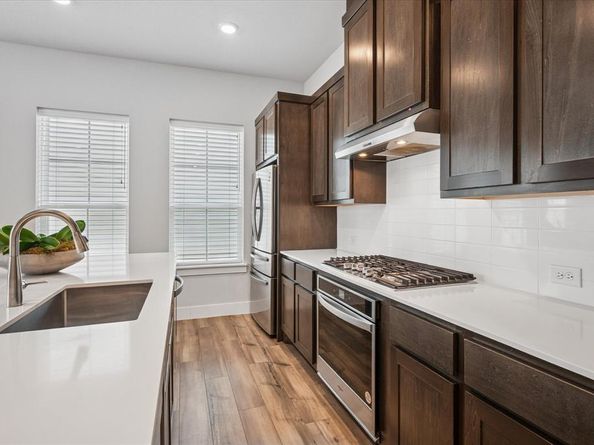 1020  Cavour Place , Dallas Texas 75204