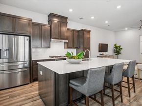 1020  Cavour Place , Dallas Texas 75204