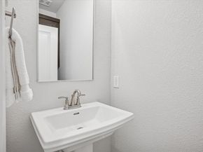 1020  Cavour Place , Dallas Texas 75204