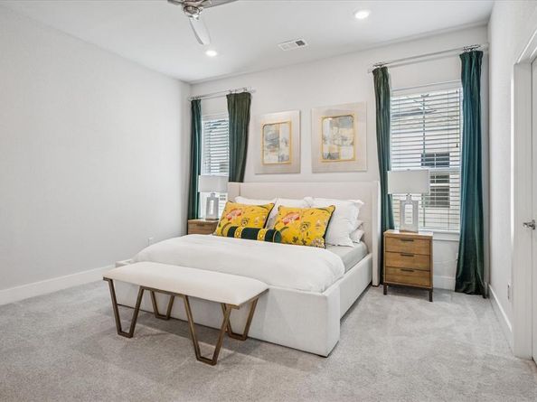 1020  Cavour Place , Dallas Texas 75204