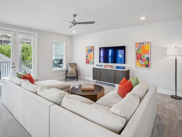 1020  Cavour Place , Dallas Texas 75204