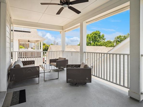 1020  Cavour Place , Dallas Texas 75204