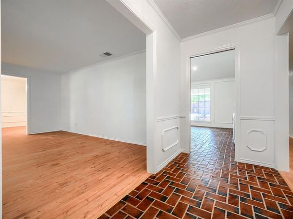 11933  Midlake Drive , Dallas Texas 75218