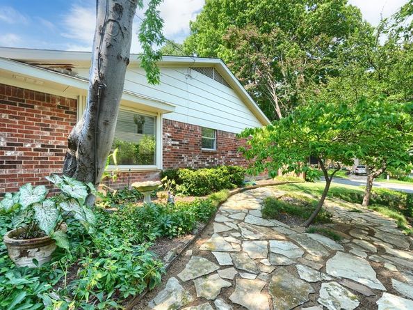 11933  Midlake Drive , Dallas Texas 75218