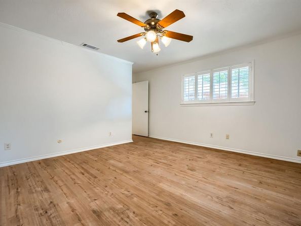 11933  Midlake Drive , Dallas Texas 75218