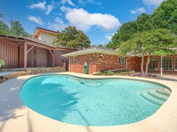 11933  Midlake Drive , Dallas Texas 75218
