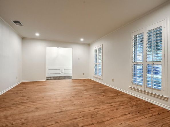 11933  Midlake Drive , Dallas Texas 75218