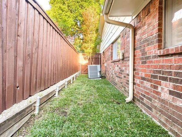 11933  Midlake Drive , Dallas Texas 75218