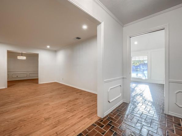 11933  Midlake Drive , Dallas Texas 75218