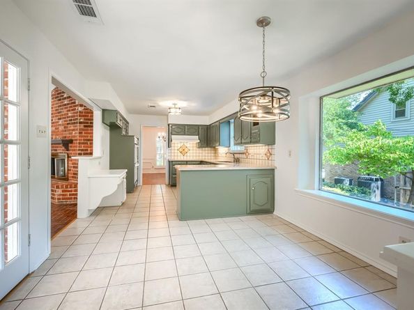 11933  Midlake Drive , Dallas Texas 75218