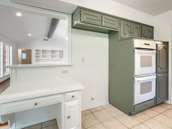 11933  Midlake Drive , Dallas Texas 75218
