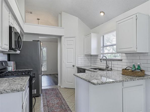 1113  Holly Drive , Carrollton Texas 75010