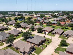 1115  Cresthaven Drive  13, Cedar Hill Texas 75104