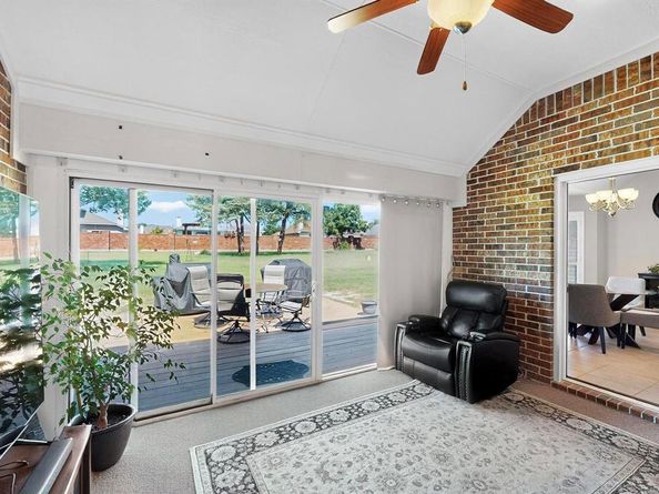 1115  Cresthaven Drive  13, Cedar Hill Texas 75104