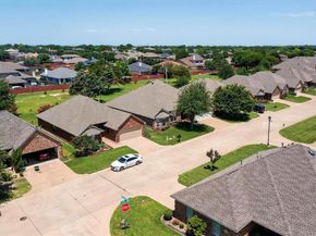 1115  Cresthaven Drive  13, Cedar Hill Texas 75104