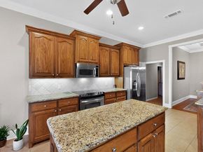 1115  Cresthaven Drive  13, Cedar Hill Texas 75104