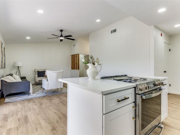 806  Brookshire Circle , Garland Texas 75043