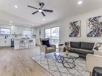 806  Brookshire Circle 