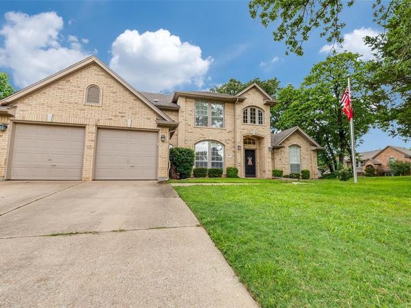 2804  Stonehurst Drive , Grapevine Texas 76051