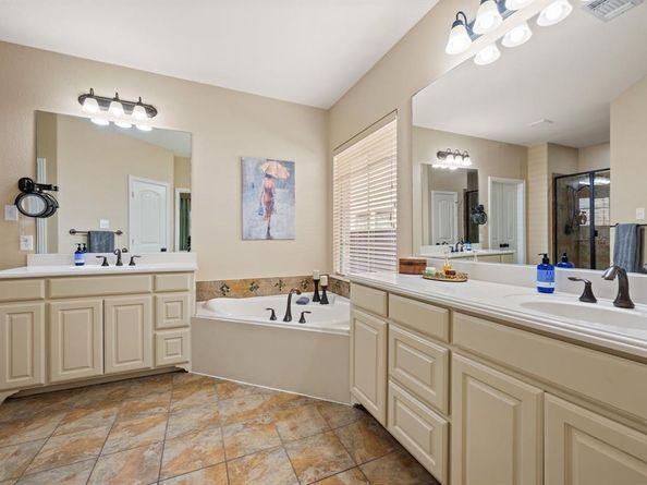 1125  Michener Way , Irving Texas 75063
