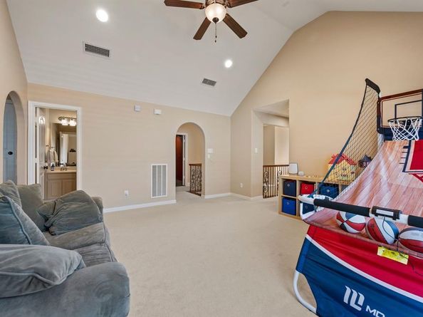 1125  Michener Way , Irving Texas 75063