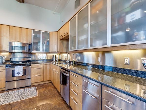 2220 S Harwood Street  106, Dallas Texas 75215