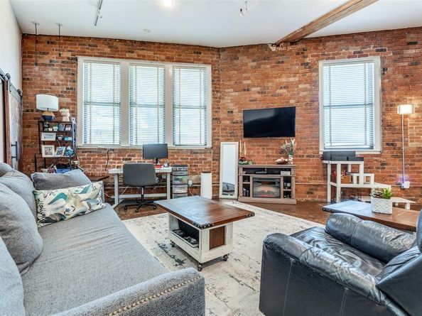 2220 S Harwood Street  106, Dallas Texas 75215