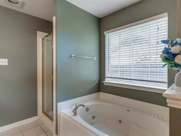 701  Parkhill Drive , Mansfield Texas 76063